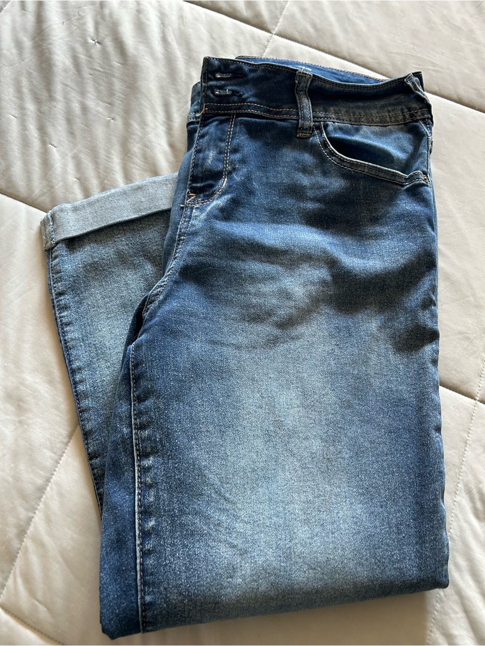 Wallflower Women's Faded Dark Blue capri length Jeans